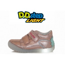 Rožiniai LED batai 31-36 d....